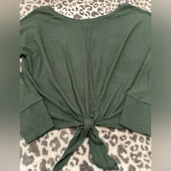 Abercrombie & Fitch Soft Wide Neck Tie Front Top in Green Size Medium - Picture 7 of 16